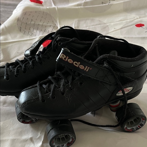 Riedel Black Roller Skates with Red Accents - Picture 2 of 4